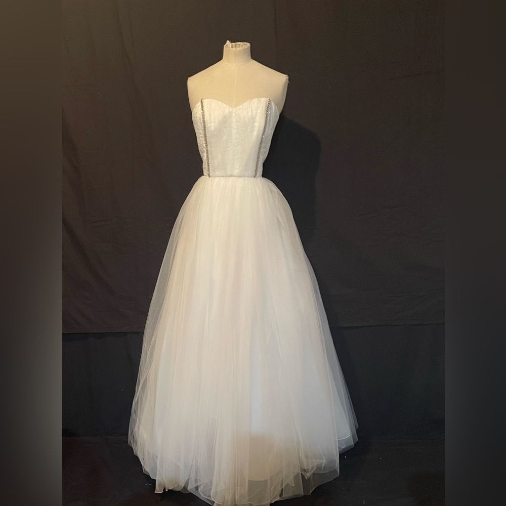 White Strapless Sweetheart Wedding Gown 8 pas de Deux NWT 2 Piece